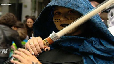 Cientos de niños forman el ejército jedi español en la calle Fuencarral
