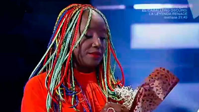 Lucrecia se declara en directo