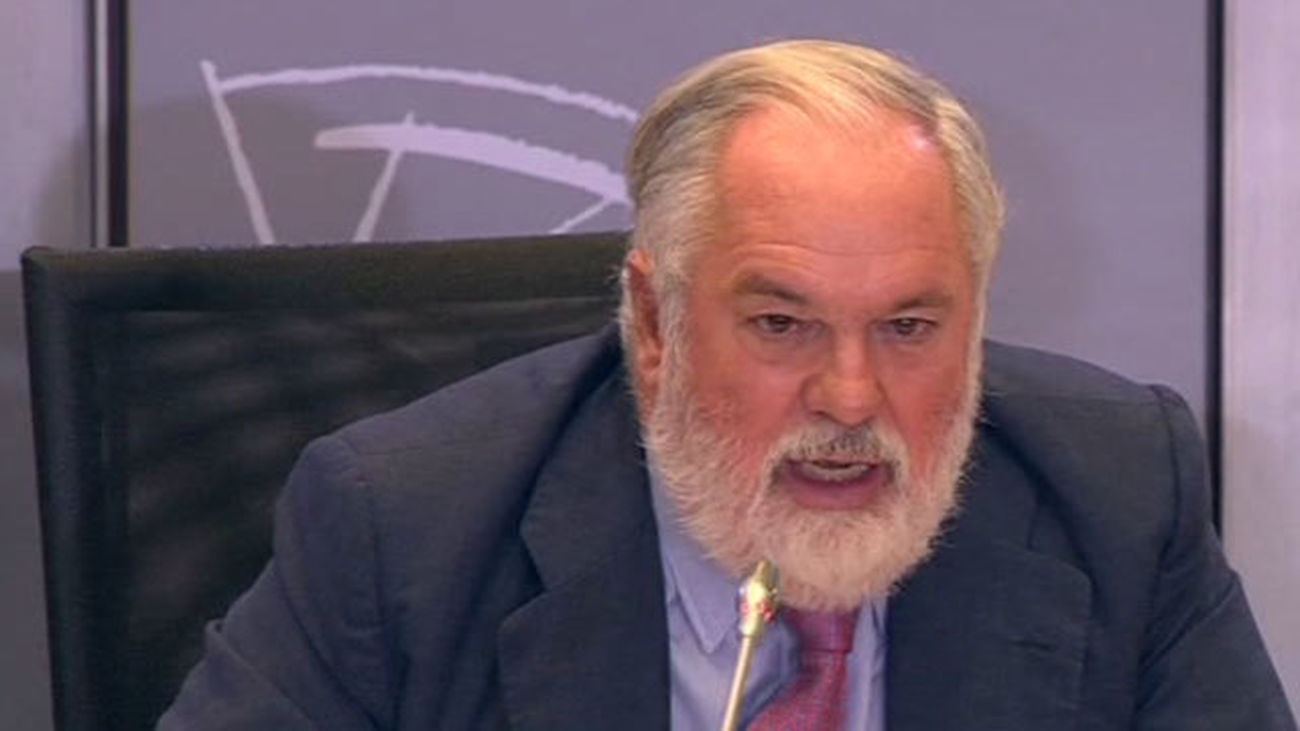 Cañete pide disculpas por sus declaraciones machistas y niega conflictos de interés