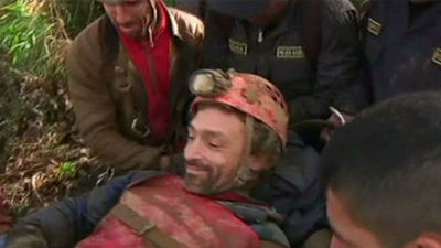 Rescatado el espeleólogo madrileño tras 12 días atrapado en una cueva de Perú