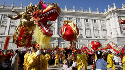 La comunidad china celebra la llegada del Nuevo Año, bajo el signo del Mono