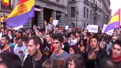 Los tres detenidos en la concentración del 25-S quedan en libertad con cargos