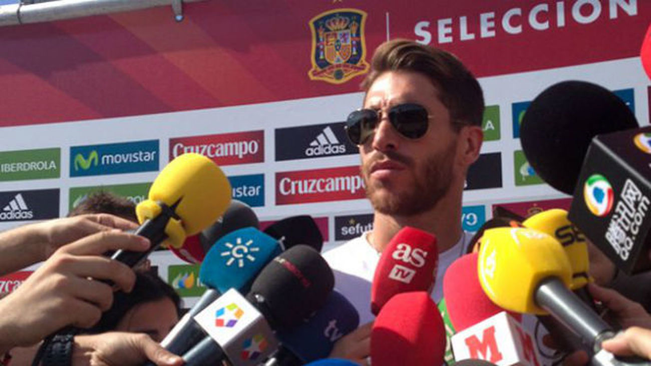 Sergio Ramos abandona la concentración de España