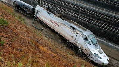 La Audiencia de La Coruña deja sin efecto las imputaciones a los doce cargos de Adif