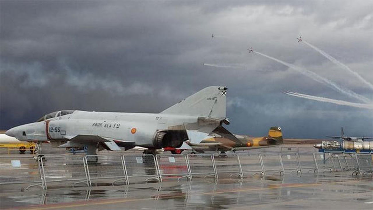 Exhibición aérea en Torrejón para celebrar el 75 aniversario del Ejército del Aire