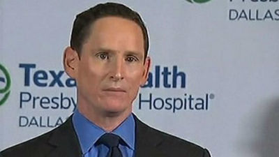 Un sanitario de EEUU da positivo por ébola tras atender al contagiado