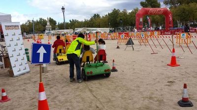 3.500 Escolares de Aranjuez aprenden educación vial con minicoches eléctricos