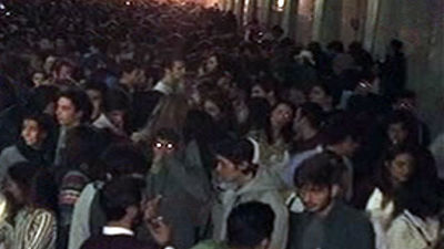 Cientos de jóvenes denuncian a los organizadores de una capea por dejarles tirados