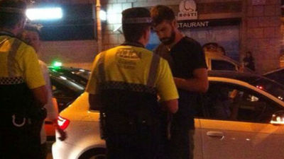 Piqué, a dos policías que le multaron: "Sois unos chulos"