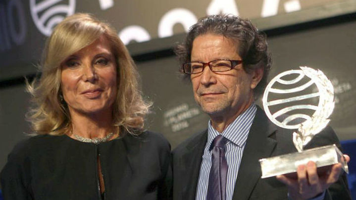 El escritor mexicano Jorge Zepeda gana la 63 edición del Premio Planeta
