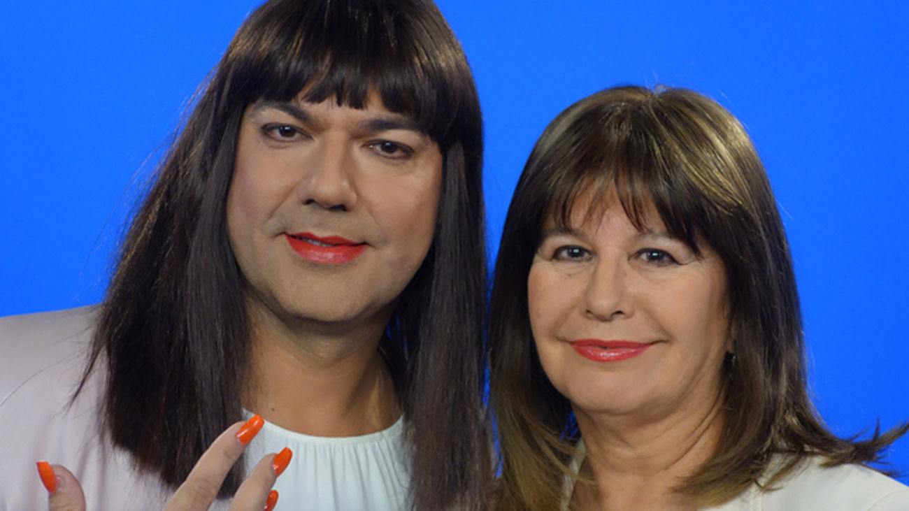 Esperanza Gracia visita Los Tele Tipos para cantar las cuarenta a su alter ego, Esperanza Desgracia