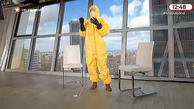Nos ponemos el traje anti contagio