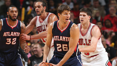 Gasol, Butler, Gasol y Noah hacen posible la remontada de Bulls ante Hawks