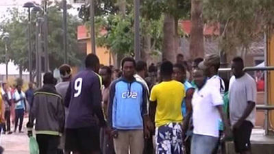 Unos 60 inmigrantes entran en Melilla tras efectuar varios saltos a la vez