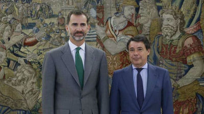 Felipe VI recibe a González en su primer encuentro con presidentes autonómicos