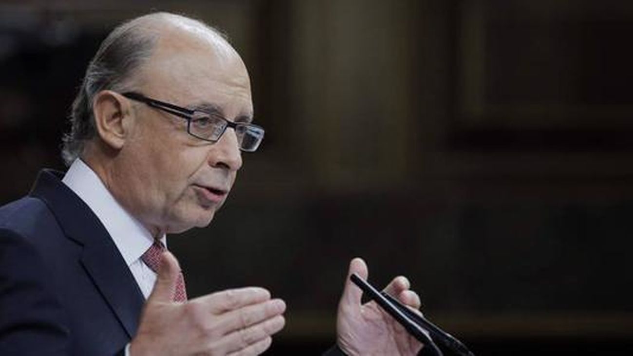 Montoro presenta en el Congreso los presupuestos "más esperanzadores"