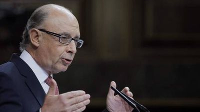 Montoro presenta en el Congreso los presupuestos "más esperanzadores"