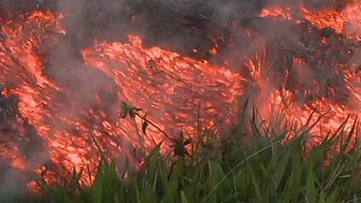 Un volcán en Costa Rica suma siete erupciones y los expertos evalúan situación