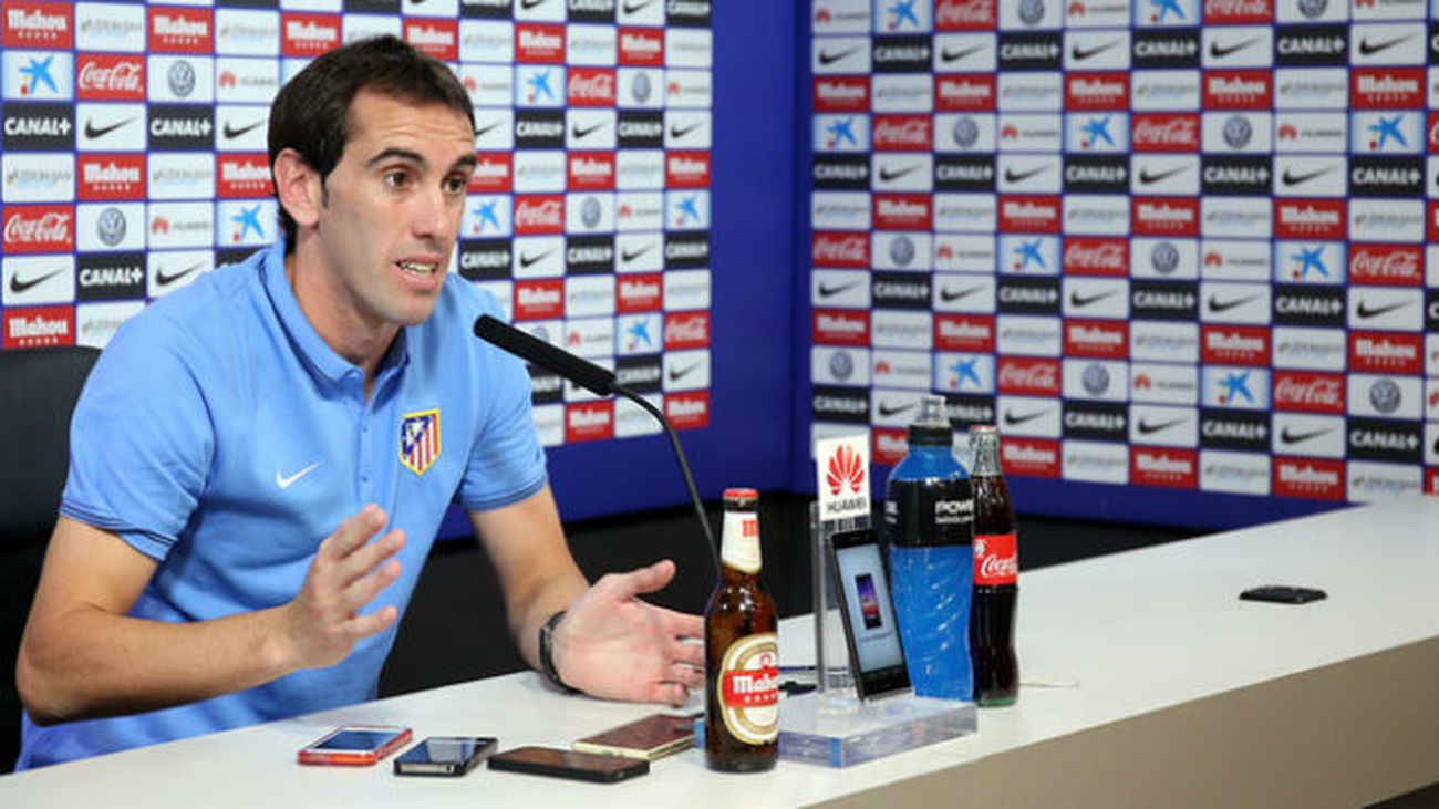 Godín: “Deberían ser públicas las votaciones de los premios”