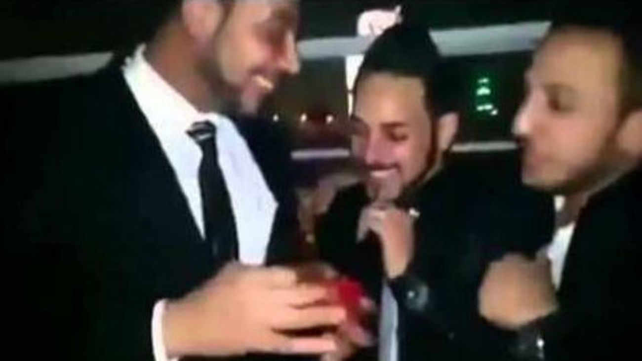 Tres años de prisión para ocho hombres por participar en una boda gay en Egipto