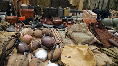 La feria 'No Solo Militaria' lleva las antigüedades militares a la Casa de Campo