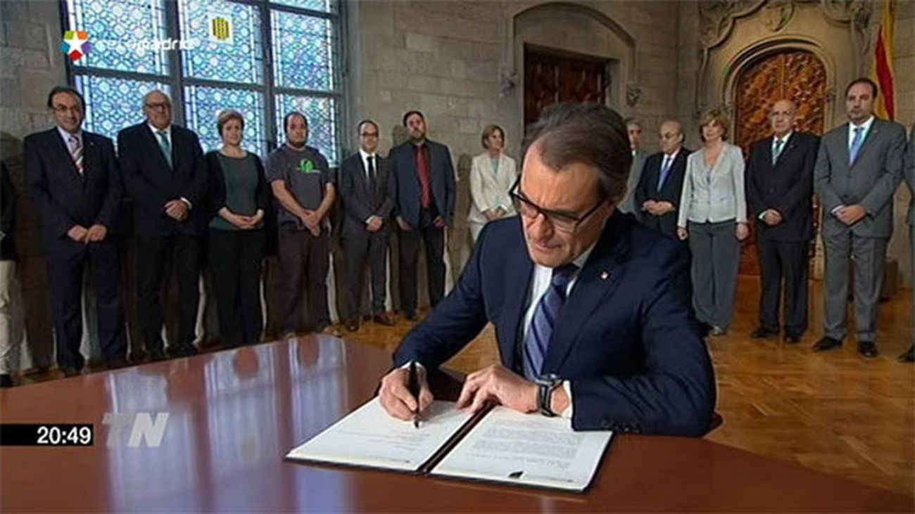 Mas asegura a las entidades que el Govern liderará la organización del 9N