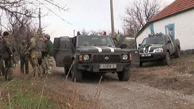 Poroshenko entrega a la OSCE los automóviles blindados para supervisar el alto el fuego