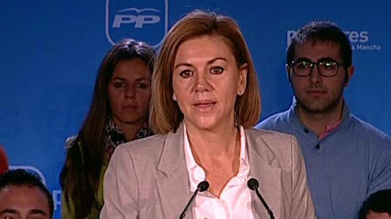 Cospedal acusa a Sánchez de querer "dinamitar" las reglas del juego en España
