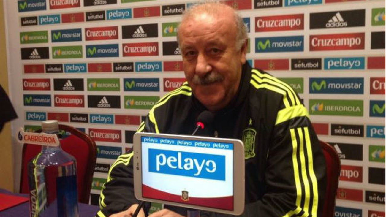 Del Bosque advierte: "Puede que cuando vuelvan Cesc y Costa no haya sitio"
