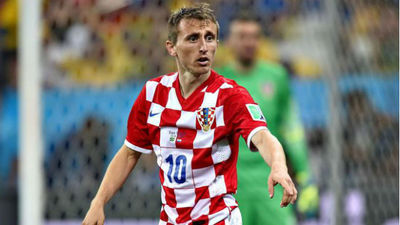 Modric será 3 meses y dará sitio a Isco y Bale