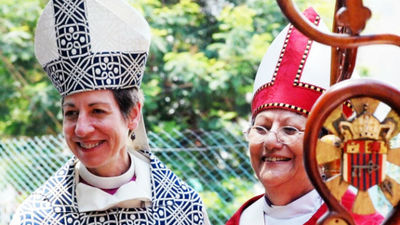 La Iglesia de Inglaterra aprueba la ordenación de obispas