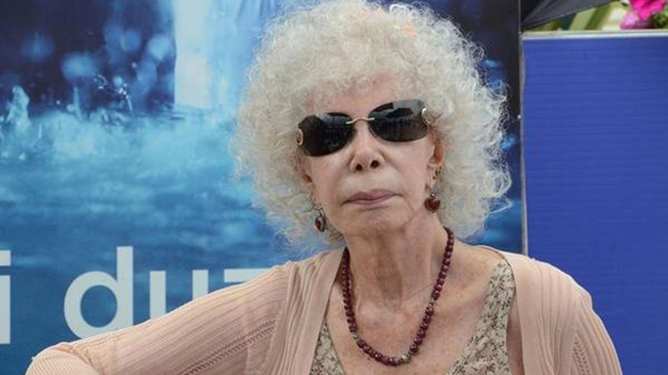 La Duquesa de Alba ha pasado la noche "bien" y se está recuperando