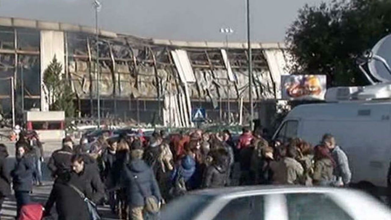 El incendio de Campofrío bajo control pero tardará en extinguirse varios días