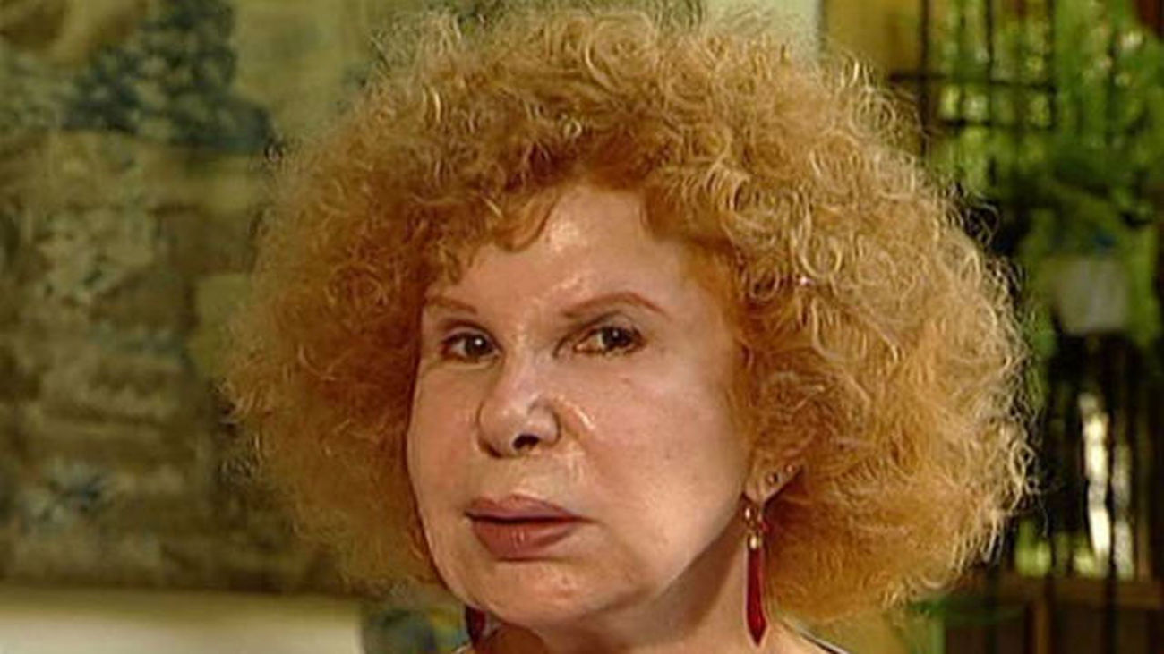 El Rey telefonea a la familia de la duquesa para expresar sus condolencias