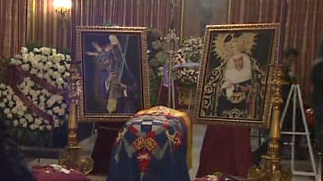 Más de 30.000 personas dan el último adiós a la Duquesa de Alba en su capilla ardiente