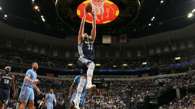 Marc Gasol volvió a mostrar su dominio e Ibaka no pudo salvar a los Thunder