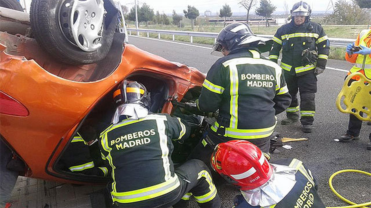 Los bomberos tuvieron que liberar a las víctimas