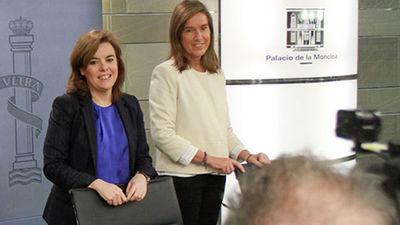 Sáenz de Santamaría cubrirá el hueco de Mato hasta el nombramiento de un nuevo ministro