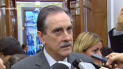 El ex ministro socialista Valeriano Gómez deja su escaño en el Congreso