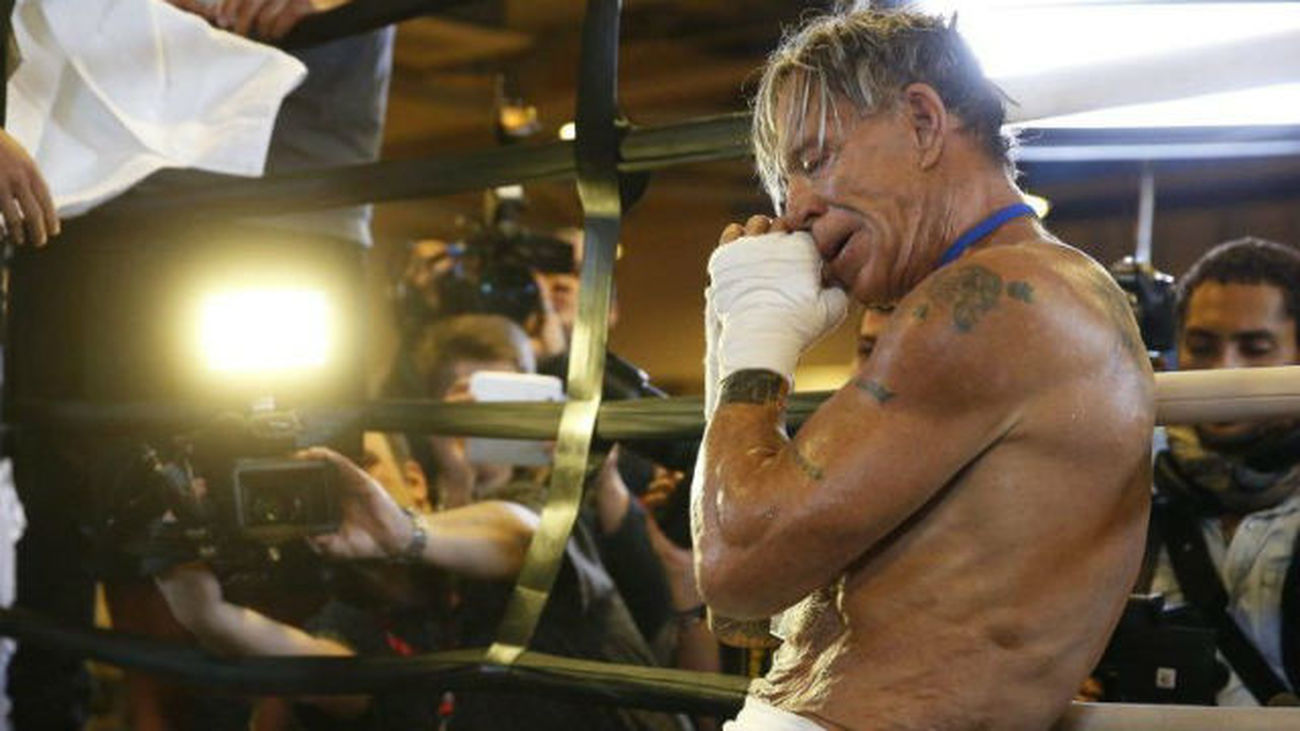 Mickey Rourke vuelve al ring