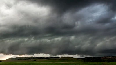 Una fuerte tormenta tira seis árboles y causa inundaciones en Alcorcón