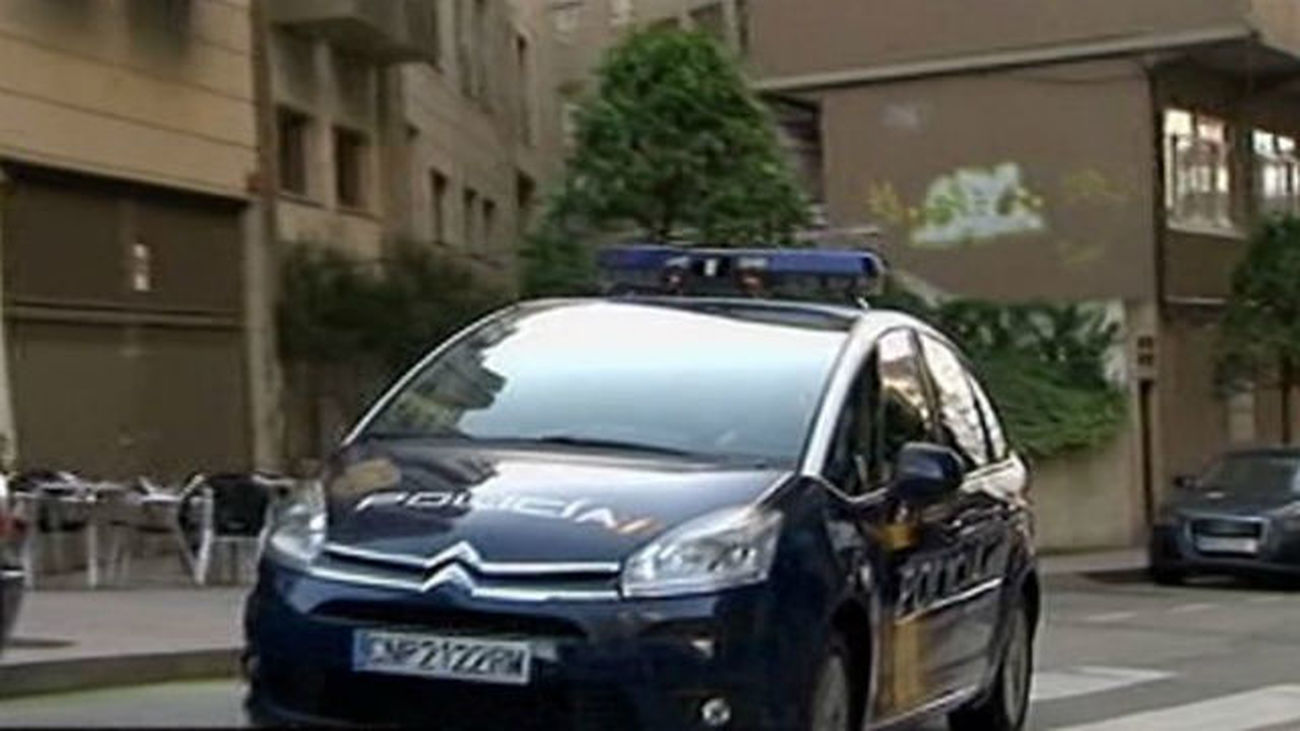 Seis encapuchados agreden a dos personas en la peña del Atlético en Coruña