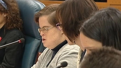 Un centenar de personas con discapacidad intelectual son diputados por un día