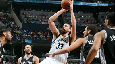 Un enorme Marc Gasol no basta ante los Spurs