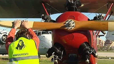 La Base Aérea de Cuatro Vientos acoge el reto de 'The Largest human image of a mouth'