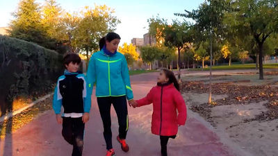Arancha corre con sus hijos