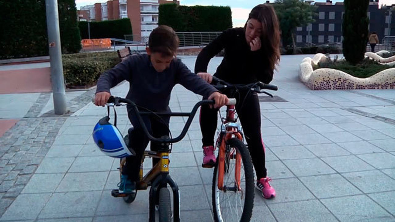 Esther se sube a la bici
