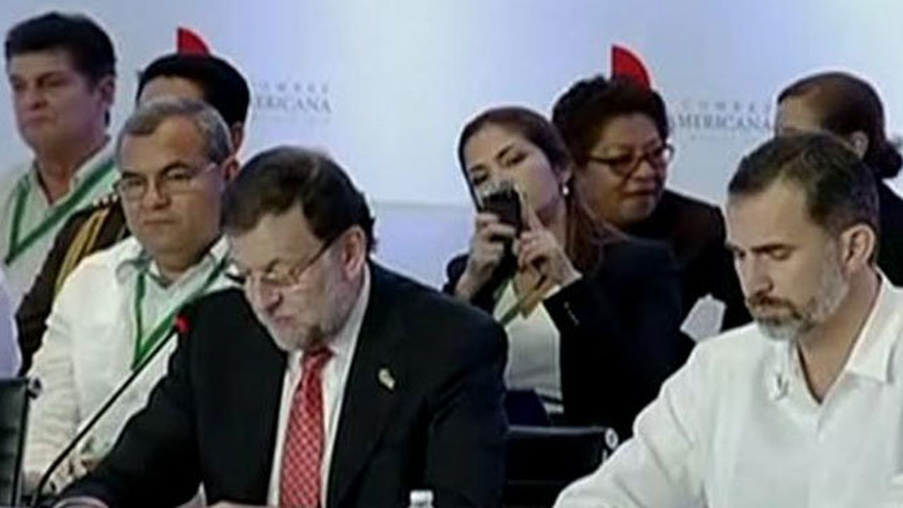 Rajoy y Felipe VI en la cumbre iberoamericana