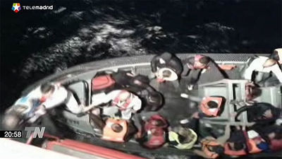 Llegan a Sicilia los inmigrantes rescatados en alta mar por el buque del CSIC