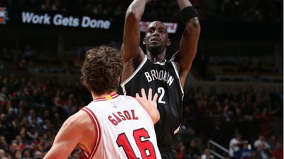 Pau Gasol fue la muralla defensiva de los Bulls, Calderón no mejoró